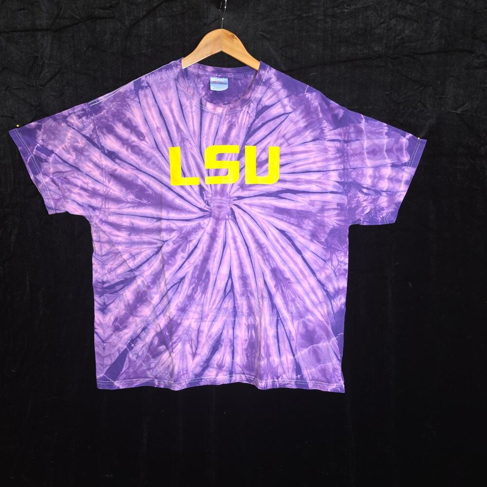 LSU TIGERS Purple Tye-Die Hanes Heavywt T-Shirt Gold 3.5 in Letters "LSU" Sz XXL